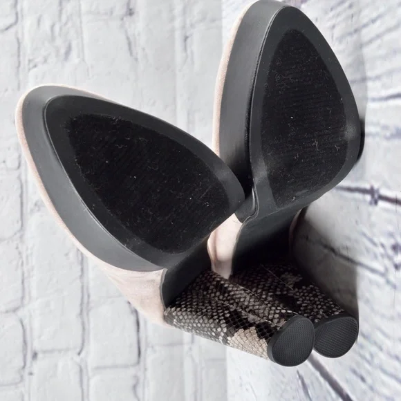 One Day Sale Kadence Suede Snake Skin Print Platform Pumps Size 8.5 - Picture 7 of 16